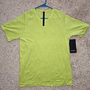 Lululemon LARGE Lime-green Men's shirt